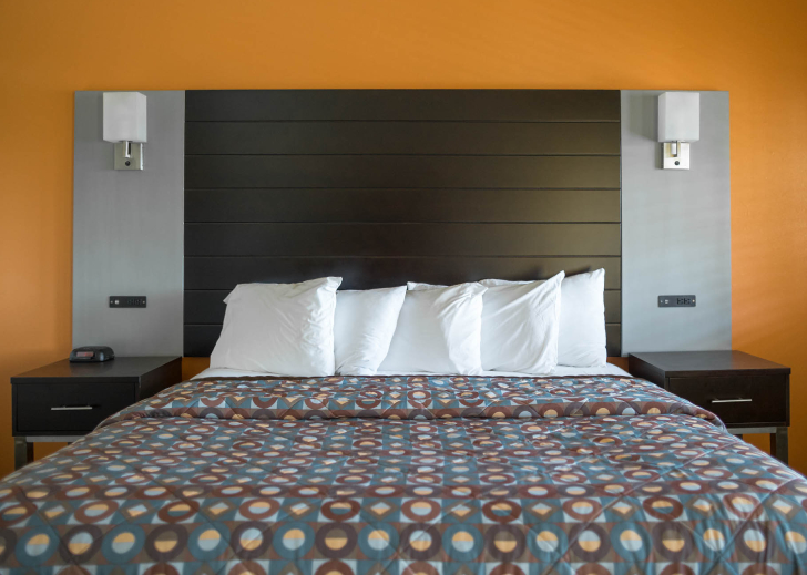 Stay in the Spacious Rooms Filled with Amenities